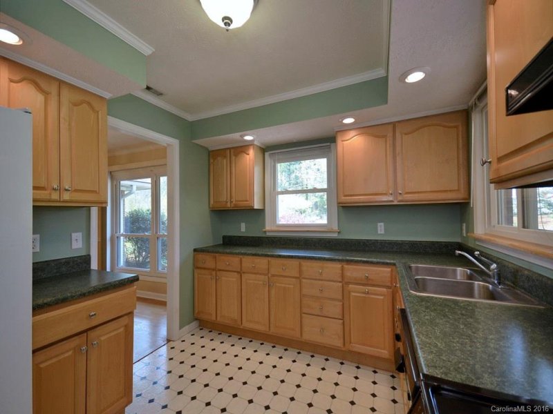 Property image 5 at 156 Rugby Forest Lane, Hendersonville, NC 28791