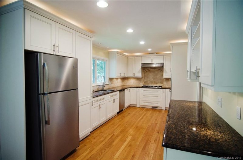 Property image 2 at 5711 Wintercrest Lane, Charlotte, NC 28209