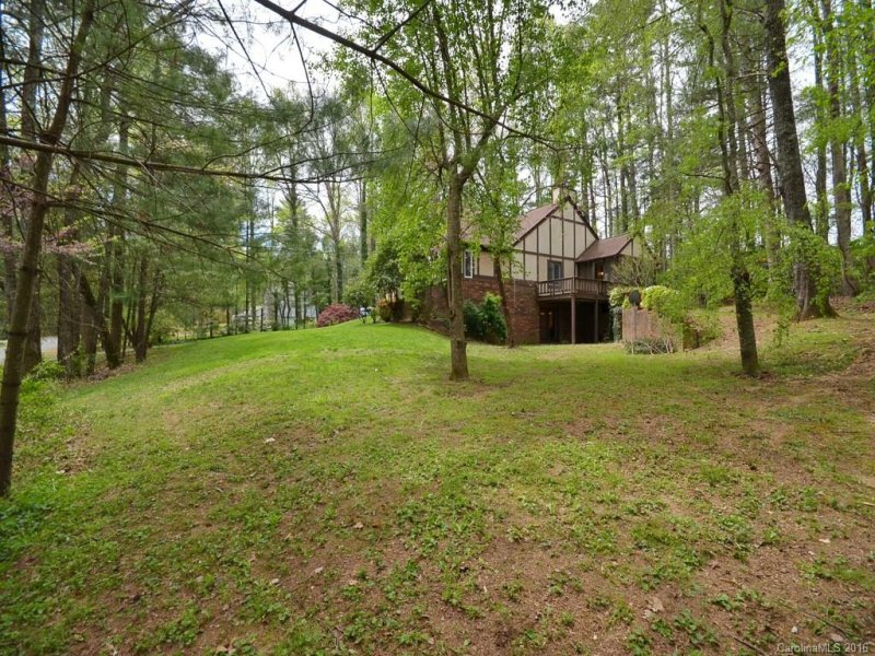 Property image 2 at 314 Winding Way Lane, Hendersonville, NC 28792