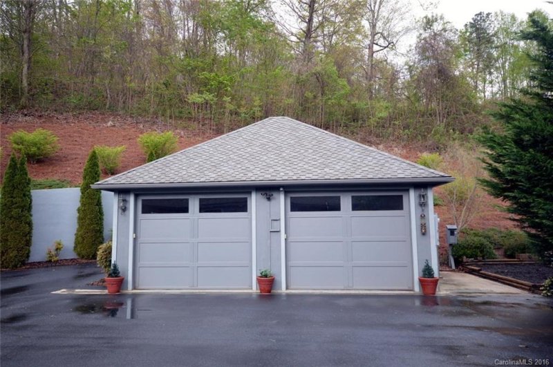 Property image 2 at 208 Hawks Crest Drive, Waynesville, NC 28786