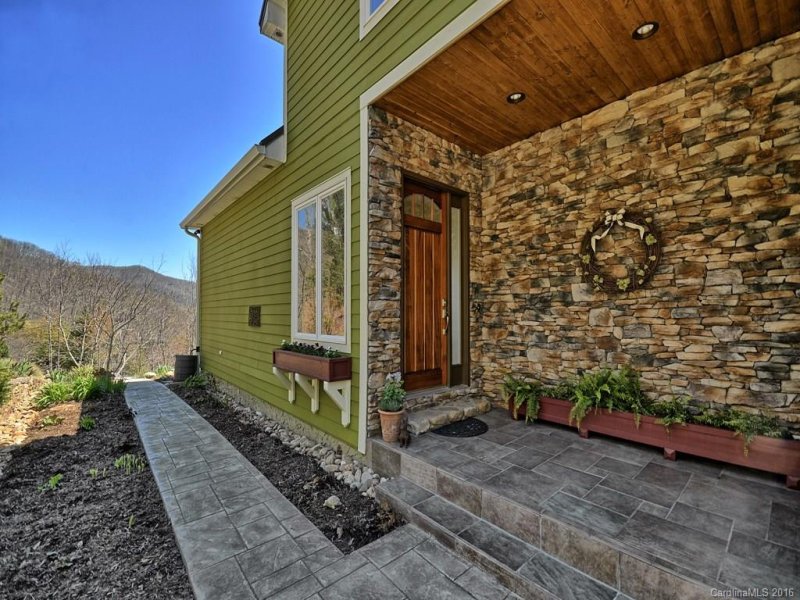 Property image 2 at 156 Black Oak Drive, Asheville, NC 28804