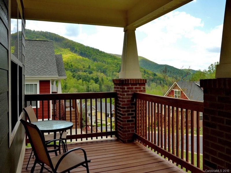 Property image 3 at 19 Byrdcliffe Lane, Asheville, NC 28805