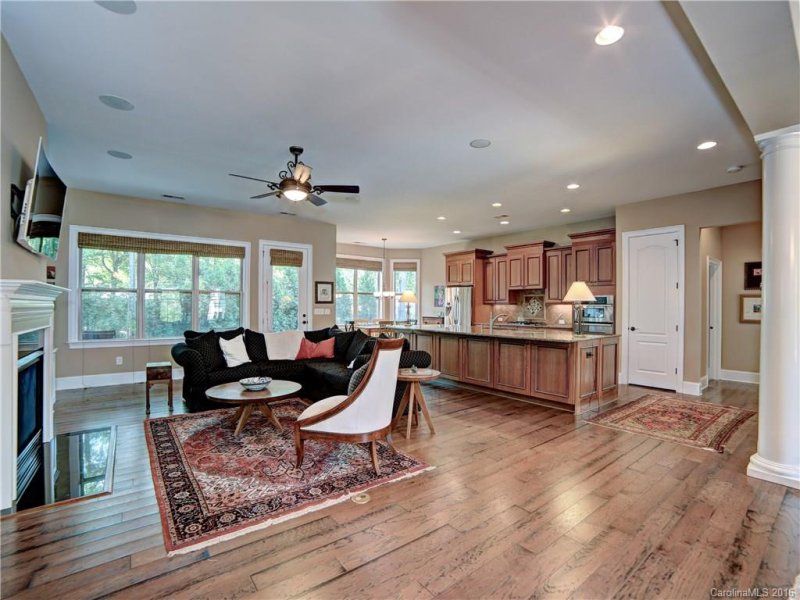 Property image 4 at 7403 Edenbridge Lane, Charlotte, NC 28226