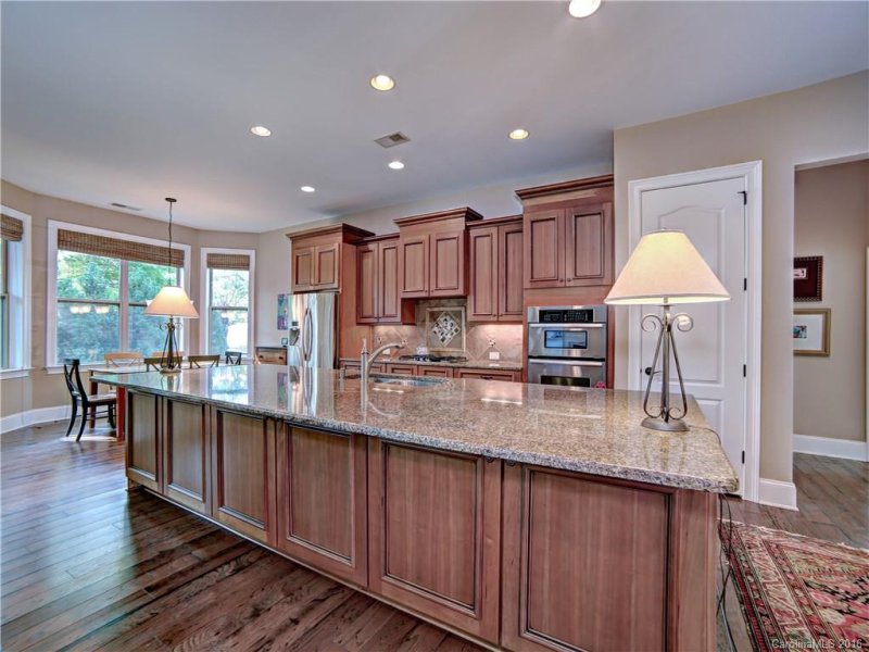 Property image 5 at 7403 Edenbridge Lane, Charlotte, NC 28226