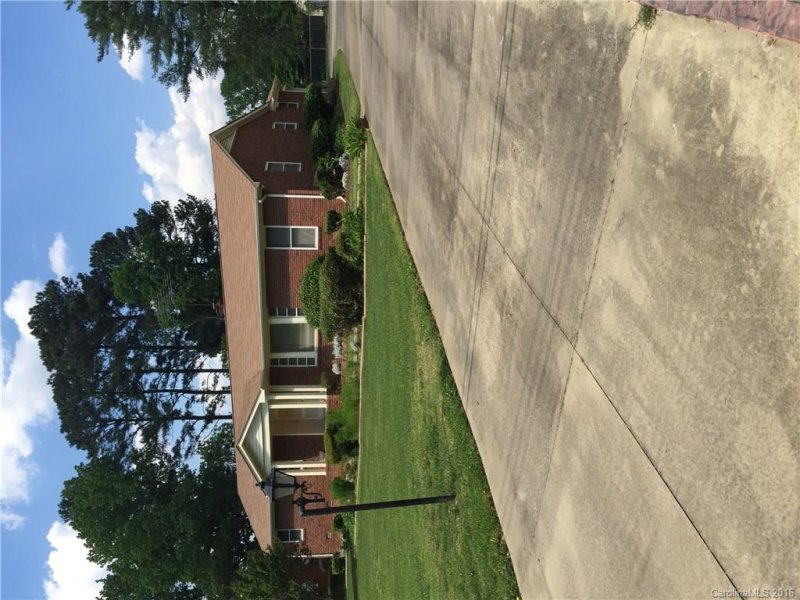 Property image 3 at 5927 Olinda Street, Charlotte, NC 28215