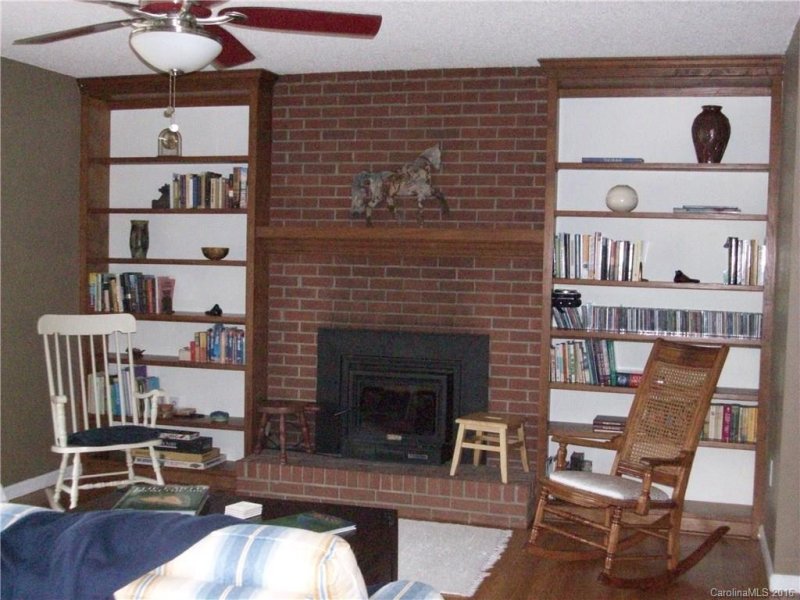 Property image 3 at 9 Hillview Circle, Asheville, NC 28805