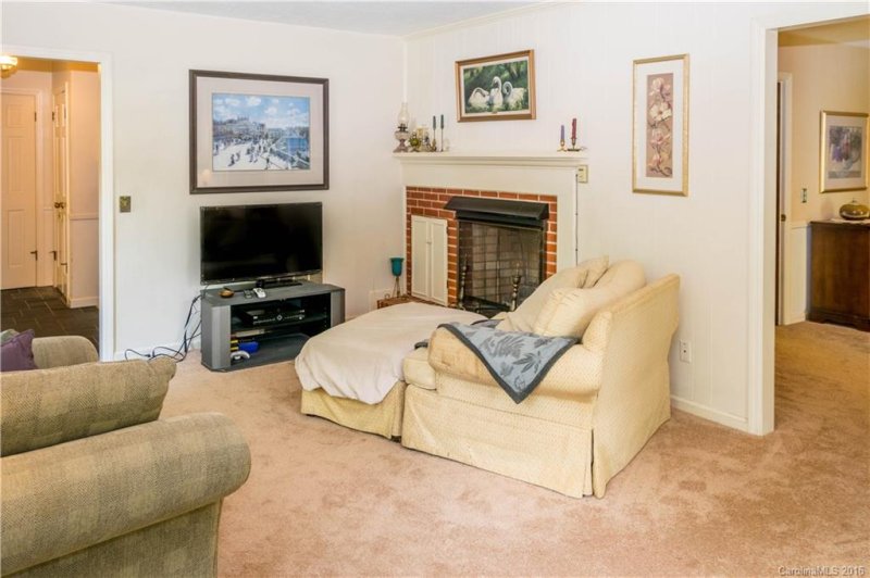 Property image 3 at 2670 Seminole Drive, Hendersonville, NC 28791