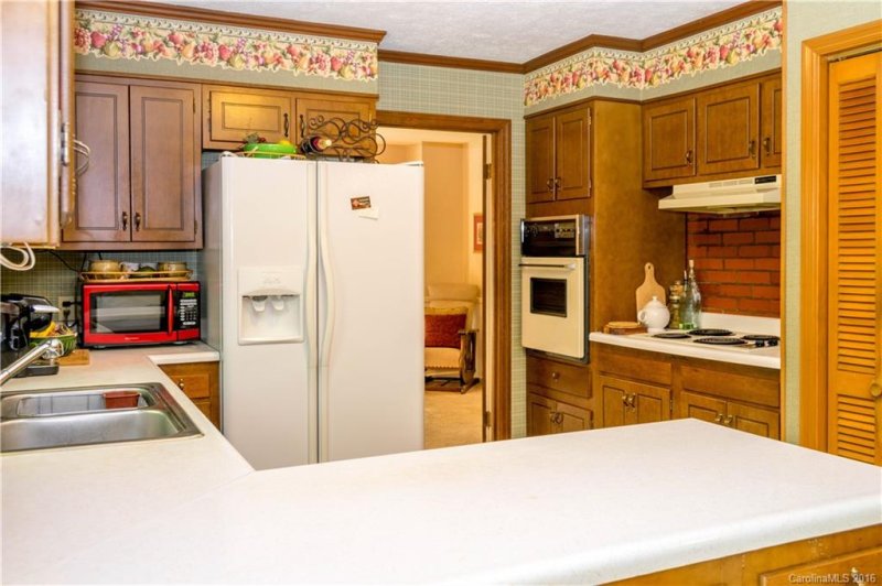 Property image 5 at 2670 Seminole Drive, Hendersonville, NC 28791