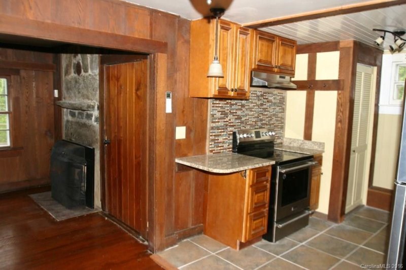 Property image 5 at 32 Lower Bat Cave Drive, Bat Cave, NC 28710