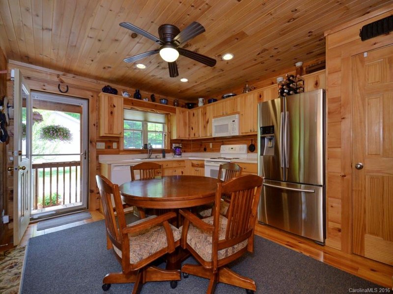 Property image 2 at 9 Pinnacle View Road, Asheville, NC 28803