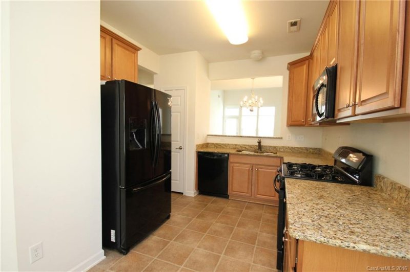 Property image 2 at 2009 Oxford Heights Lane, Fort Mill, SC 29715