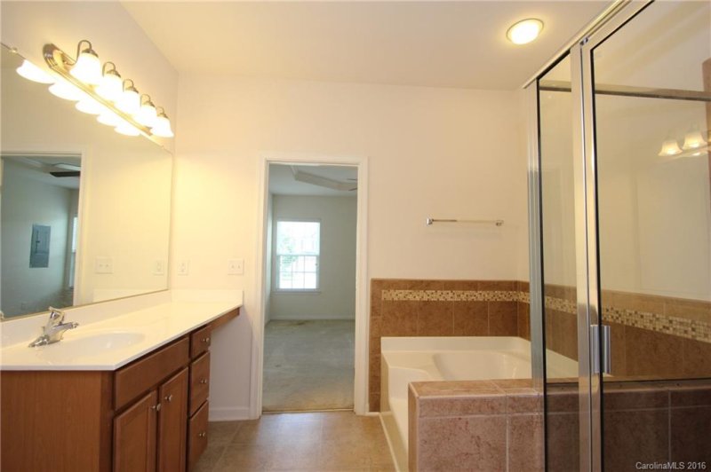 Property image 5 at 2009 Oxford Heights Lane, Fort Mill, SC 29715