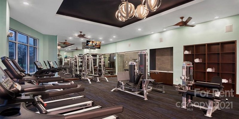 Property image 3 at 900 E Stonewall Street, Charlotte, NC 28204