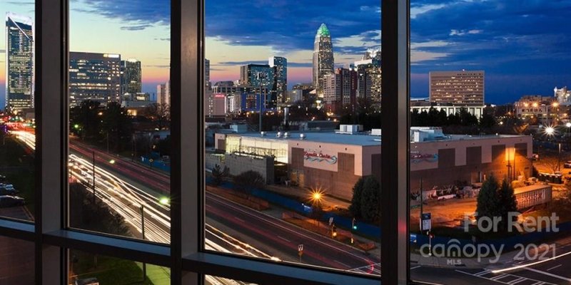 900 E Stonewall Street