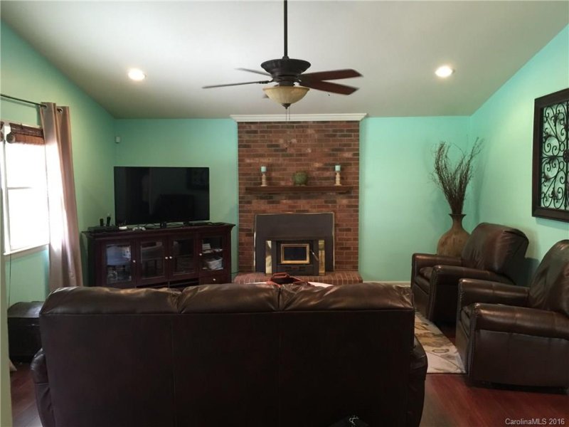 Property image 3 at 113 Foxfire Court, Statesville, NC 28625
