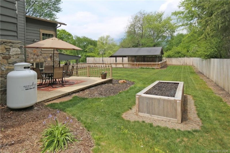 Property image 3 at 1210 S Main Street, Waynesville, NC 28786