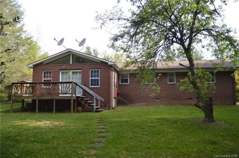 Property image 2 at 425 N Harper Drive, Hendersonville, NC 28791