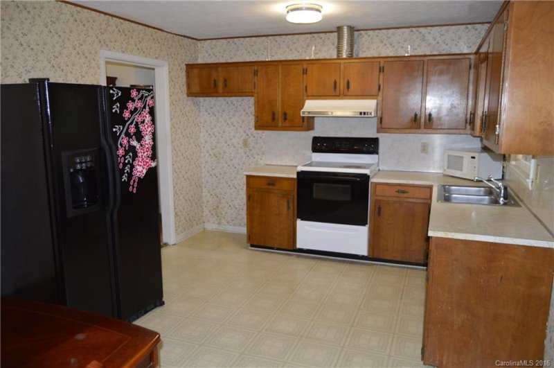 Property image 4 at 425 N Harper Drive, Hendersonville, NC 28791