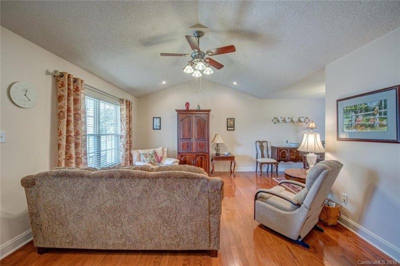 Property image 5 at 402 W Maryland Avenue, Bessemer City, NC 28016