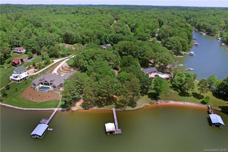 Property image 2 at 560 Laurel Cove Road, Statesville, NC 28677