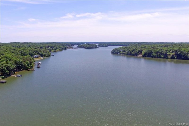 Property image 3 at 560 Laurel Cove Road, Statesville, NC 28677