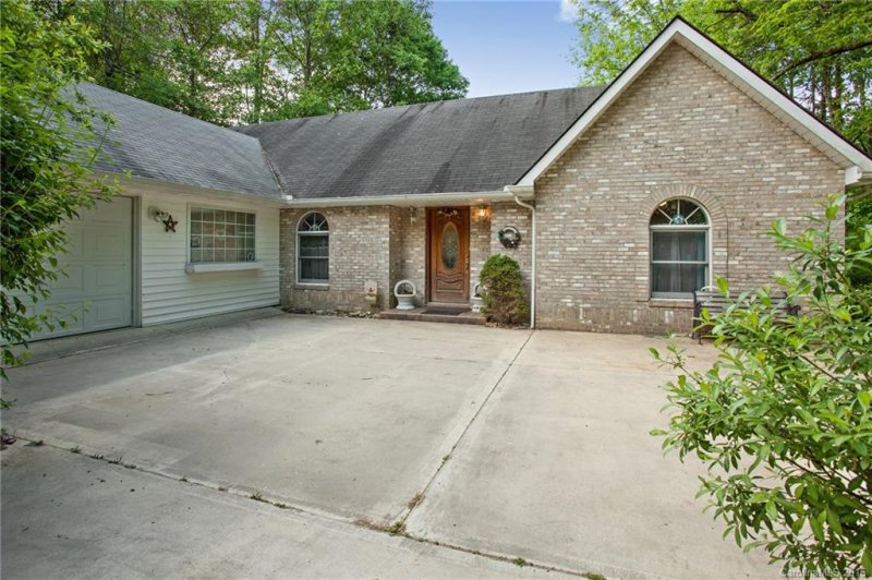 Property image 3 at 115 Little Creek Lane, Maggie Valley, NC 28751