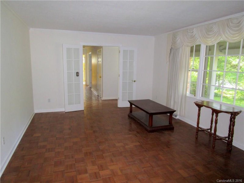 Property image 3 at 2640 Seminole Drive, Hendersonville, NC 28791