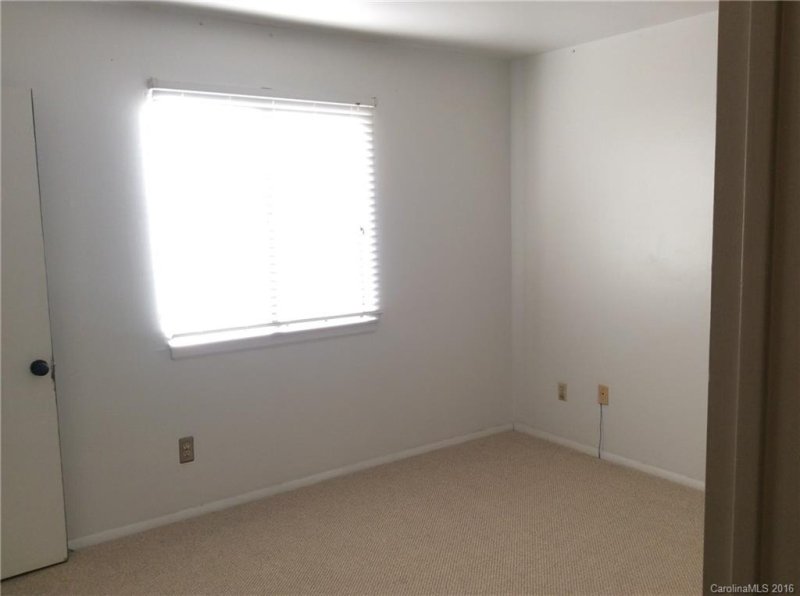 Property image 2 at 951 Hollywood Street, Charlotte, NC 28211