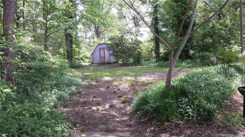 Property image 2 at 709 Claremont Road, Charlotte, NC 28214