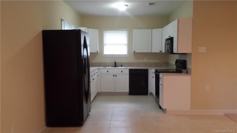 Property image 4 at 709 Claremont Road, Charlotte, NC 28214