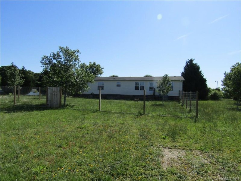 Property image 5 at 5041 Suncrest Farms Lane, Crouse, NC 28033