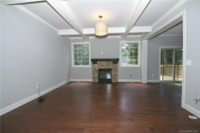 Property image 4 at 933 E Center Avenue, Mooresville, NC 28115