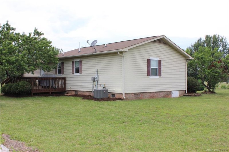 Property image 5 at 1240 Lynn Lane, Catawba, NC 28609