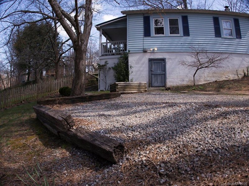 Property image 4 at 6 Arbutus Road, Asheville, NC 28805