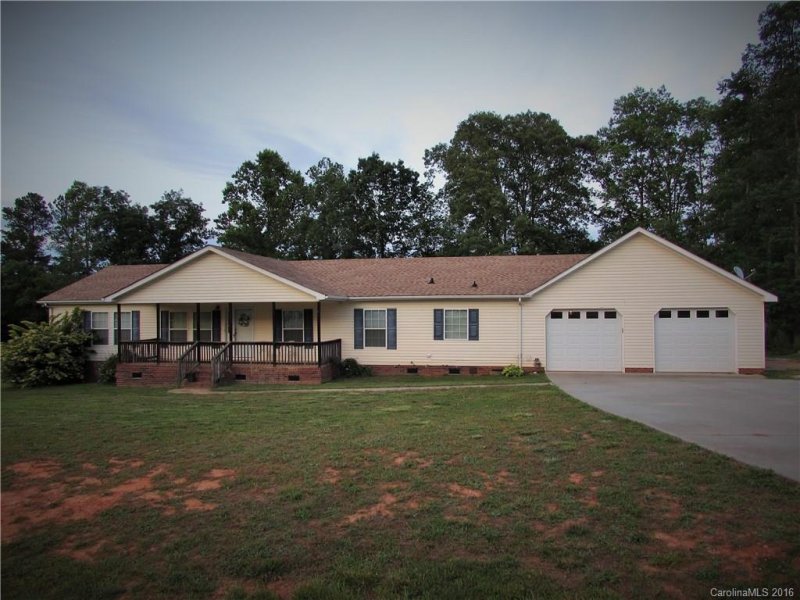 2836 Sweeping Pine Lane