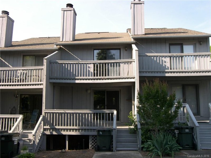 Property image 2 at 100 Willow Run Drive, Gastonia, NC 28056