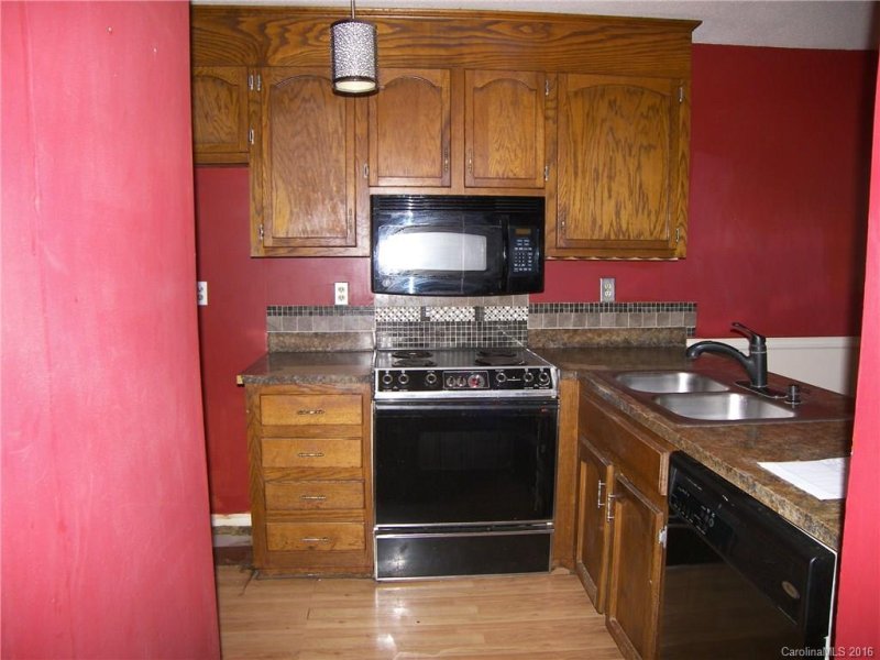 Property image 4 at 100 Willow Run Drive, Gastonia, NC 28056