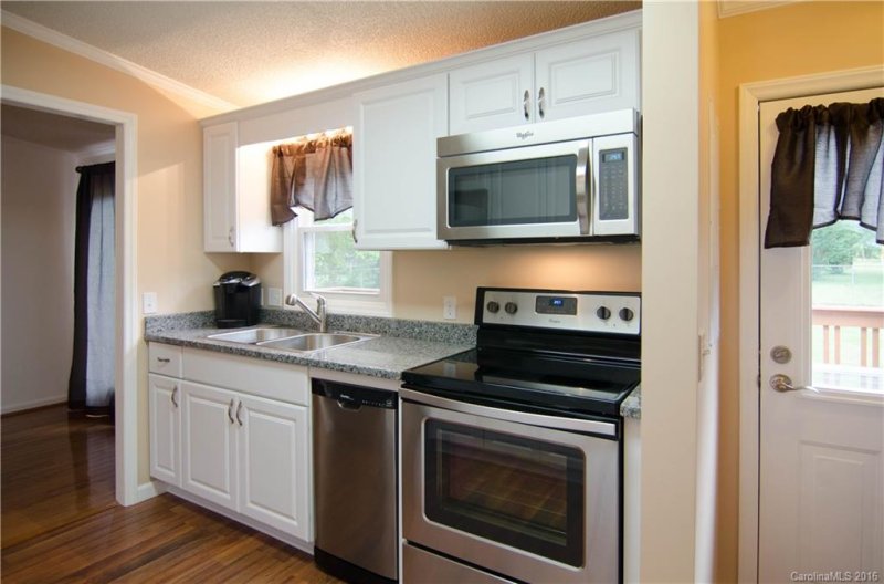 Property image 4 at 45 E Sugar Maple Drive, Hendersonville, NC 28739