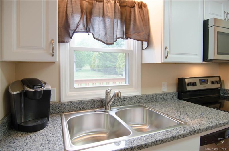 Property image 5 at 45 E Sugar Maple Drive, Hendersonville, NC 28739