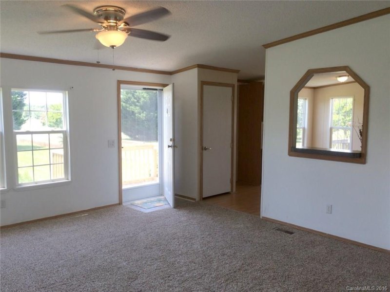 Property image 2 at 5034 Suncrest Farms Lane, Crouse, NC 28168