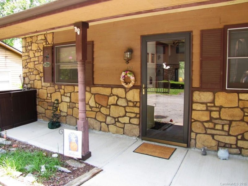 Property image 2 at 104 View De Lake Drive, Etowah, NC 28729