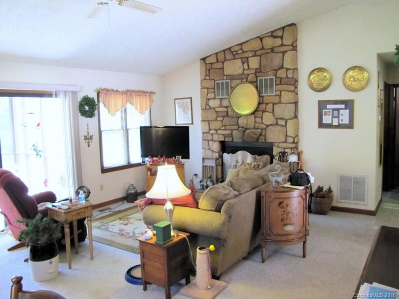 Property image 3 at 104 View De Lake Drive, Etowah, NC 28729