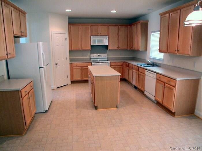 Property image 2 at 10611 Knox Avenue, Matthews, NC 28105