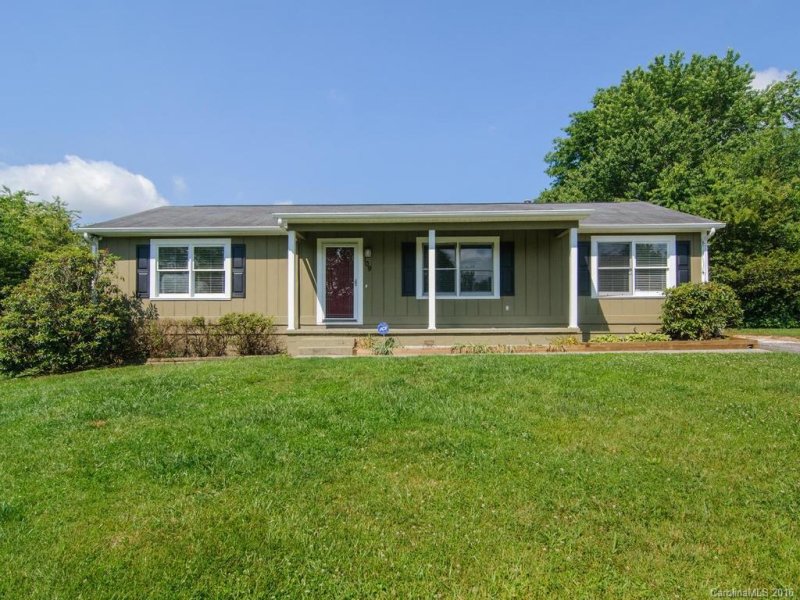 109 E Broadleaf Drive