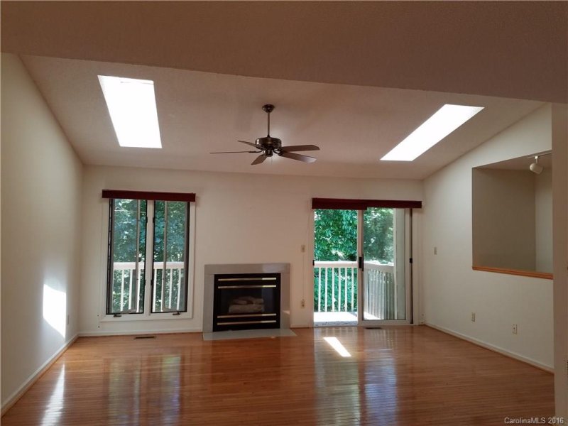 Property image 2 at 114 Beaver Ridge Road, Asheville, NC 28804