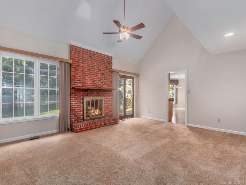 Property image 4 at 2 Cambridge Drive, Candler, NC 28715