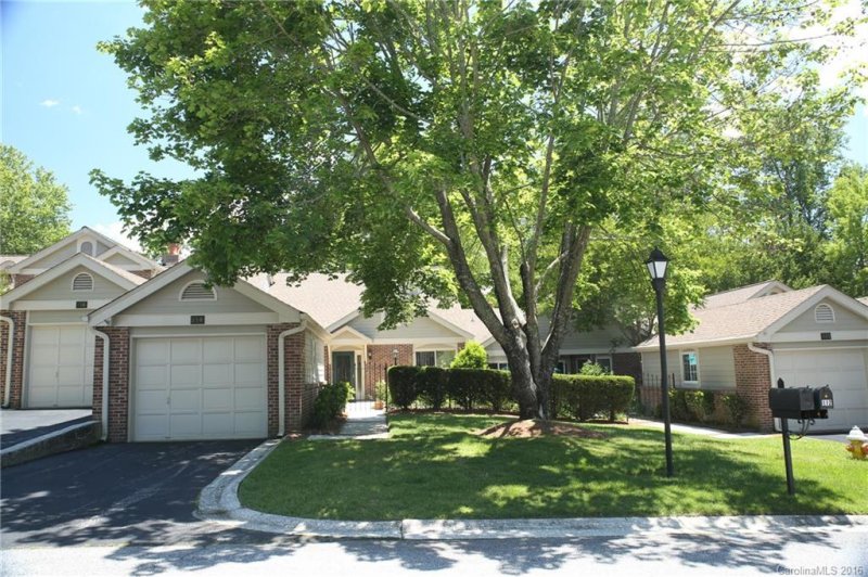 Property image 2 at 114 Glenbrook Drive, Hendersonville, NC 28739