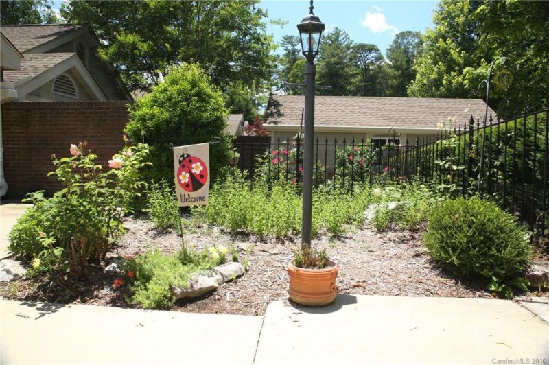 Property image 4 at 114 Glenbrook Drive, Hendersonville, NC 28739