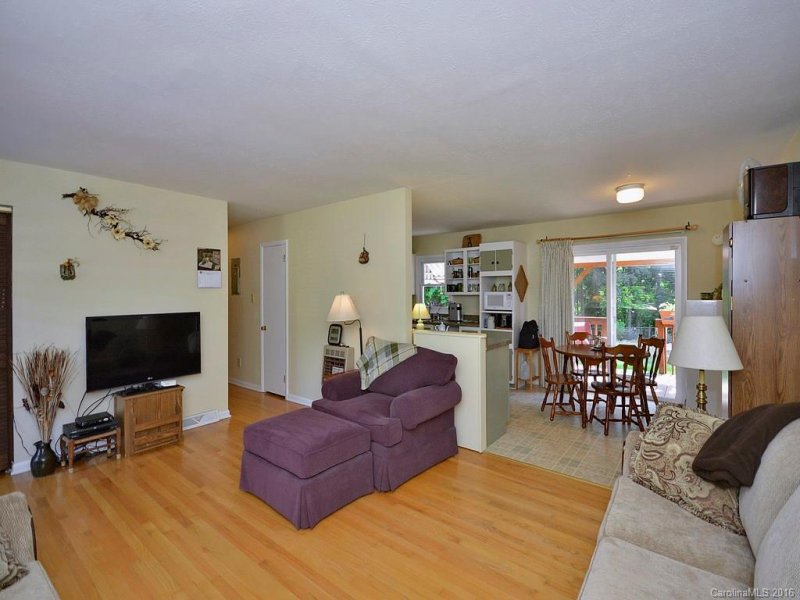 Property image 4 at 61 Grandview Road, Asheville, NC 28806