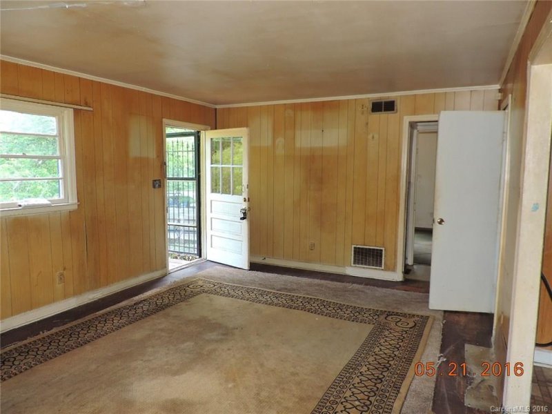 Property image 3 at 2100 A Avenue, Charlotte, NC 28216